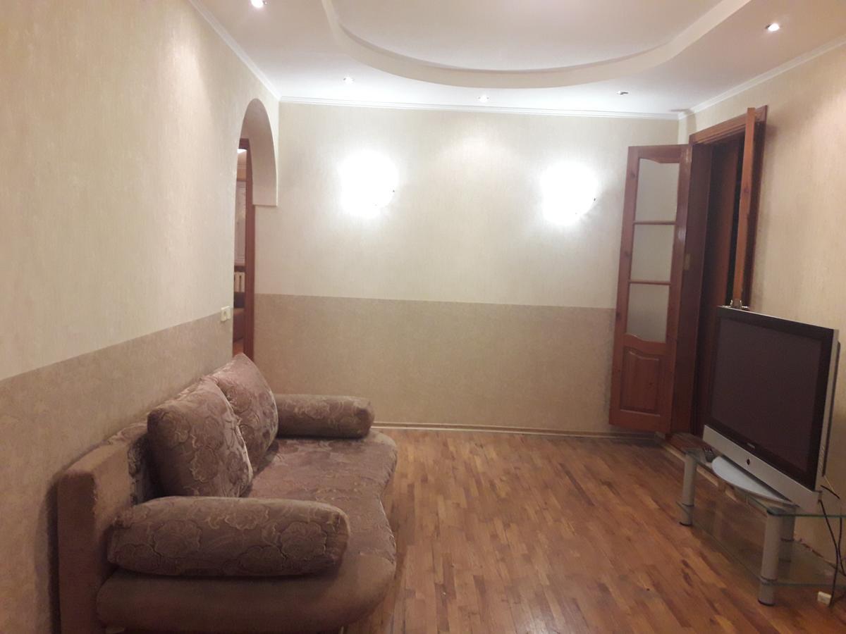 Appartment Near M. 23 Serpnya Harkov Kültér fotó